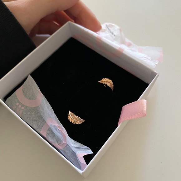 Pandora 14k Rose Gold Feather Stud Earrings - Picture 4 of 11